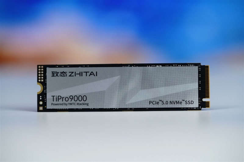 10999元起!小米18 Fold中折叠手机发布:首发玄戒O3自研芯+长鑫LPDDR6