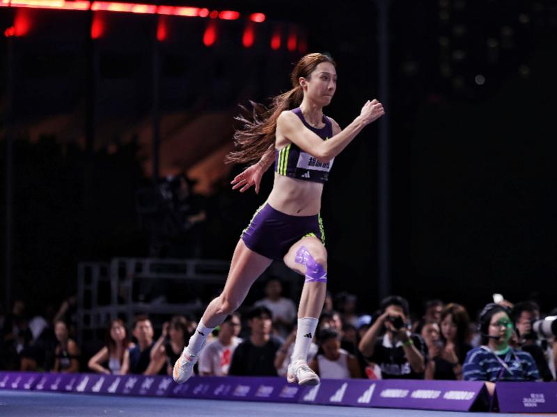 广场即赛场!中国田径街头巡回赛广州站女子跳高胡麟鹏登顶