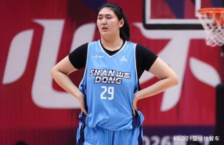 中国篮坛又出现尴尬一幕!女篮球队单节仅1分:还好张子宇没出战?