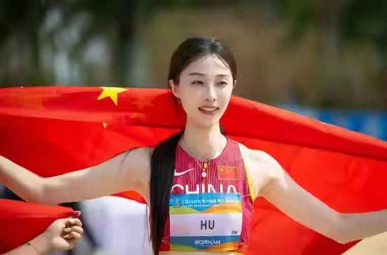 刚拿冠军就退役,当晚直接打包行李走人,这姑娘的操作把全网看傻