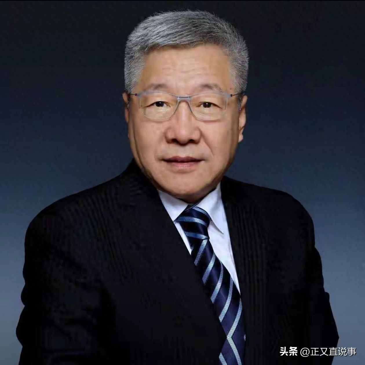取消特权，全民赞成！郑秉文被骂上了热搜，到底发生什么事？