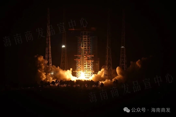 加速去宁化!理想i6官网停止接单:新款即将切换自研5C电池